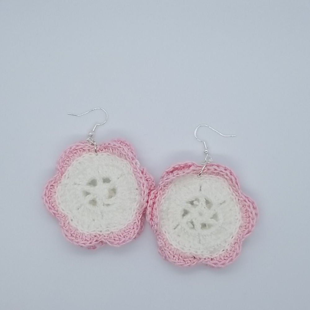💚NWT Handmade Crochet Earrings